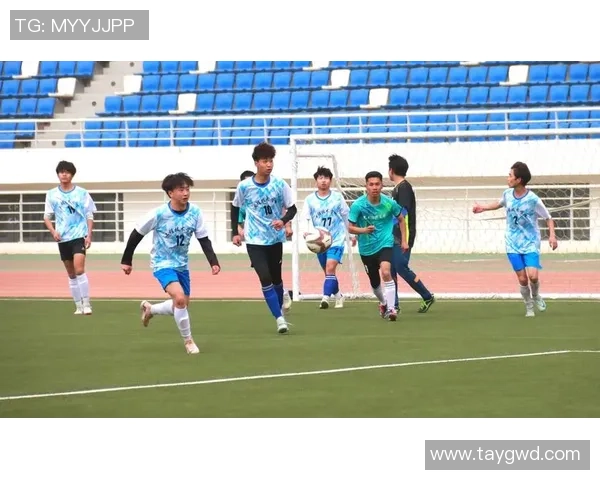 足球赤峰:激情与梦想交织的绿茵场上演绎青春的无限可能